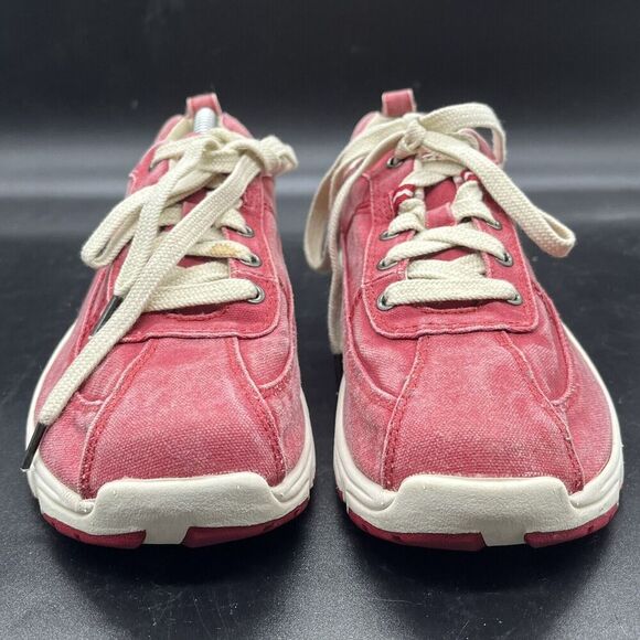 LL BEAN Women’s Red sunwashed Canvas Lace Up Sneakers Shoes Size 6 M 05330 - Picture 3 of 8